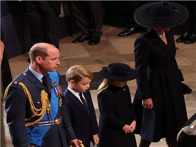 حضور كبير للأطفال الأمراء في وداع الملكة إليزابيث| صور