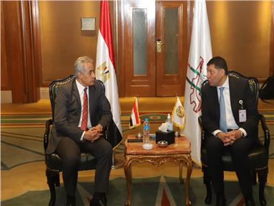 وزير القوى العاملة يلتقي بنظيره الأردني على هامش مؤتمر العمل العربي