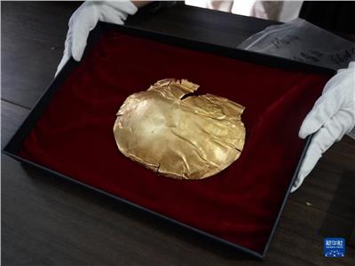 عمره 3 آلاف عام.. العثور على قناع ذهبي في الصين  