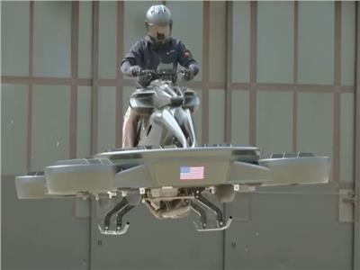 الكشف عن أول دراجة نارية طائرة تشبه مركبات "حرب النجوم" |فيديو