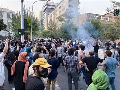 مصرع ما لا يقل عن خمسين شخصا باحتجاجات «مهسا أميني» في إيران