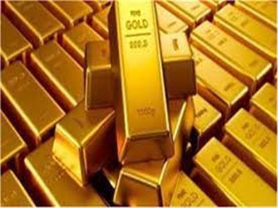 أسعار الذهب العالمية تواصل نزيف خسائرها وتسجل أدنى مستوى لها في عامين