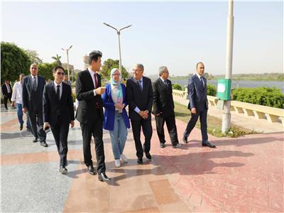 محافظ المنيا يستقبل سفير كوريا الجنوبية بمصر في جولة على كورنيش النيل
