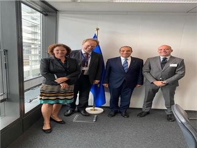 سفير مصر في بروكسل يناقش مع مسئولى المفوضية الأوروبية مؤتمر تغير المناخي