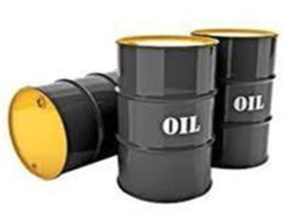 أسعار النفط تتجه لتسجيل أول خسارة فصلية منذ أكثر من عامين