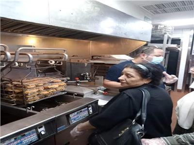 حملة رقابية على مطاعم شهيرة بالوايلي للتأكد من سلامة اللحوم والدواجن