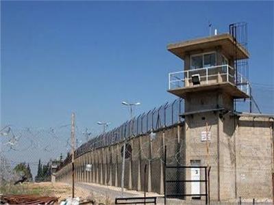 منظمة حقوقية: إسرائيل تحتجز 800 فلسطيني من دون محاكمة