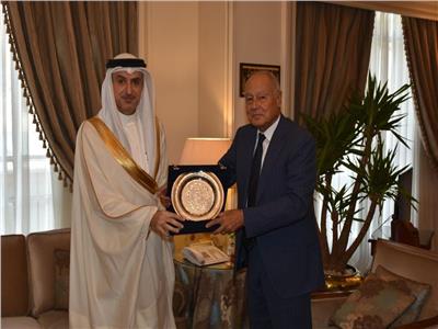 الأمين العام لجامعة الدول العربية يستقبل سفير البحرين في مصر بمناسبة انتهاء مهام عمله
