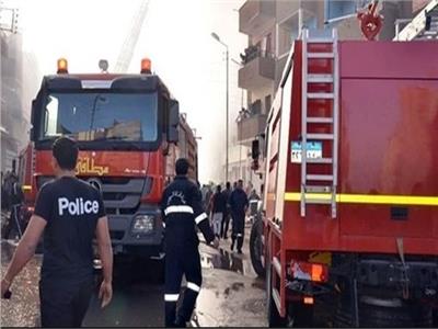  3 سيارات إطفاء للسيطرة على حريق مخزن ببورسعيد