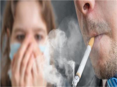 أخصائي: «رئة الفشار» مرض جديد يهدد متناولي السجائر الإلكترونية| فيديو 