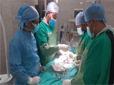 إجراء جراحة دقيقة لطفلة في مستشفى ديرب نجم المركزي بالشرقية 