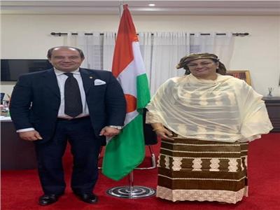 السفير المصري يلتقي السيدة الأولى في جمهورية النيجر