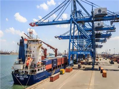 ميناء دمياط يشهد تداول 36 سفينة للبضائع العامة والحاويات 