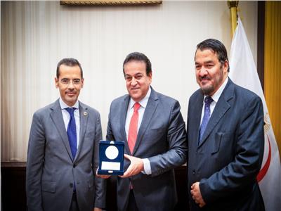 وزير الصحة يلتقي برئيس اتحاد المستشفيات العربية لتعزيز سبل التعاون