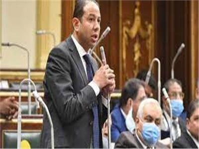 برلماني يواجه وزير التنمية المحلية بشكاوى المواطنين في بورسعيد