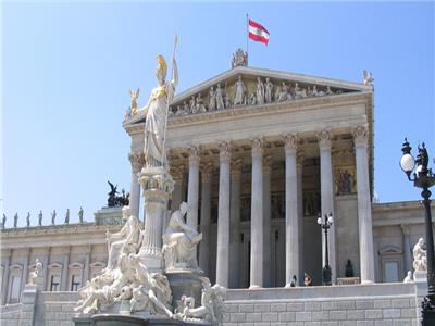 البرلمان النمساوى يرفض سحب الثقة من الحكومة بسبب اتهامات المعارضة لها بالفساد
