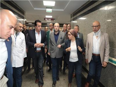 وزير الصحة يوجه بفتح تحقيق في مطالبة المرضى بشراء المستلزمات الطبية بمستشفى اهناسيا 