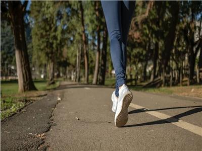 دراسة تكشف| العامل السري لتحسين الصحة.. المشي