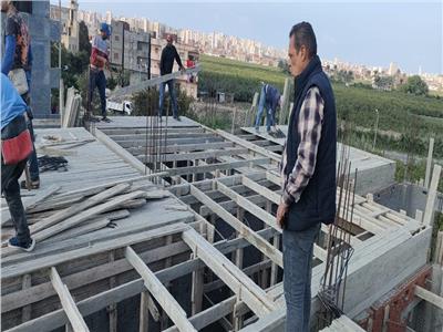 إزالة 12 حالة بناء مخالف في يوم واحد بالإسكندرية | صور 