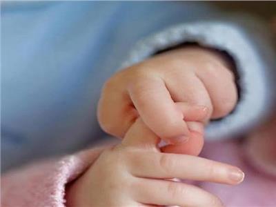أكتشاف 8 أجنة في بطن طفلة حديثة الولادة.. الحالة الأولى في العالم