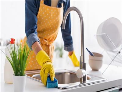 لجعل المنزل خالي من الجراثيم والبكتيريا.. ما كيفية التنظيف بالخل بسهولة؟