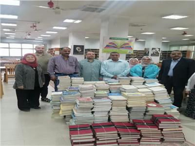 جامعة طنطا تُهدي مكتبة القرى 782 كتابا ودورية باللغات العربية والأجنبية