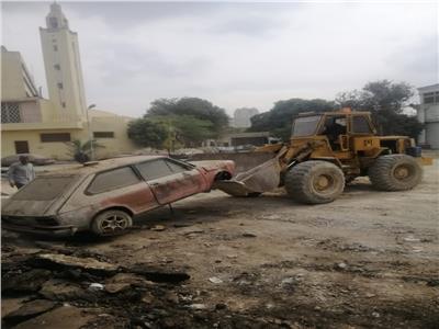 رفع السيارات المتهالكة وإزالة 80 حالة تعدٍ مخالفة بـ«المنيرة الشرقية»