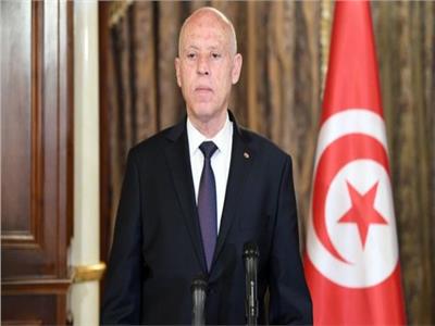 الرئيس التونسي يحذر من محاولات إسقاط الدولة