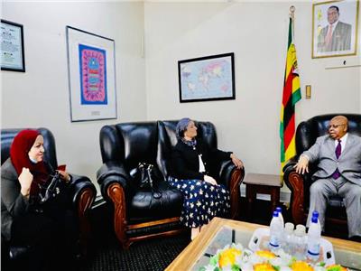 السفيرة المصرية في هراري تلتقي رئيس البرلمان الزيمبابوي