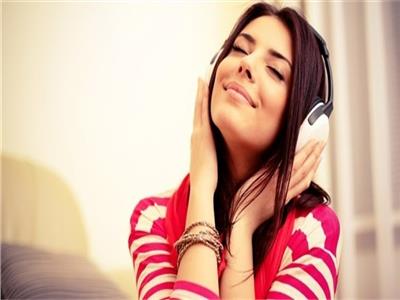 دراسة تكشف الوقت الذي يقضيه الأفراد في الاستماع للموسيقى
