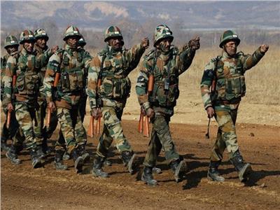 مقتل 3 جنود هنود في كشمير