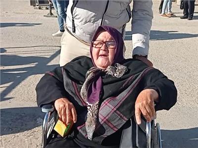 والدة صيدلي حلوان تطالب بالإعدام شنقا للمتهمين بقتله