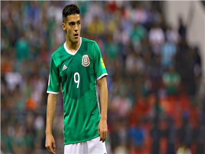 راؤول خيمينيز على مقاعد بدلاء المكسيك أمام بولندا في مونديال 2022