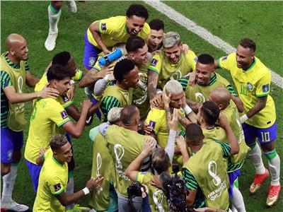 نجوم البرازيل يعبرون عن سعادتهم بالبداية الجيدة في كأس العالم 