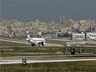 اشتعال النيران في عجلة طائرة شحن إيطالية بمطار بيروت.. وفرق الإنقاذ تسيطر على الحادث