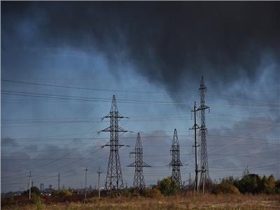 الجارديان: أزمة الطاقة في أوكرانيا تتفاقم في ظل استمرار القصف الروسي