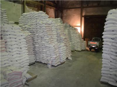 إحباط تداول 11 ألف طن أرز وسلع و4 ملايين لتر مواد بترولية بالسوق السوداء