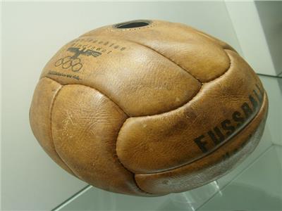 تعرف على تاريخ كرة القدم من ركل «الجماجم» حتى شعار «صنع في مصر» | فيديو