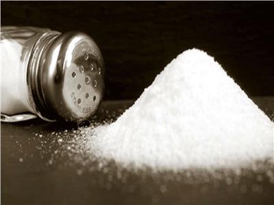 أستاذ أمراض القلب يحذر من مخاطر الإفراط في تناول الملح 