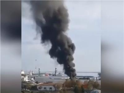 بسبب ارتفاع الحرارة.. انفجار خزان زيت بـ«ميناء سامسون» التركي| فيديو