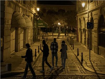 دخول الحظر على إنارة الإعلانات في الليل حيز النفاذ في فرنسا