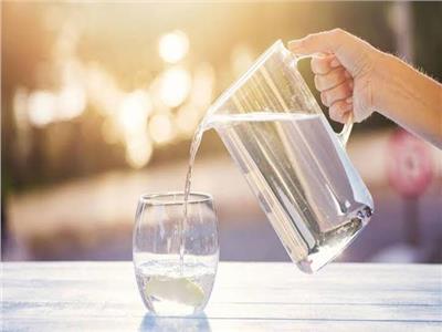 6 فوائد صحية لكوب الماء الصباحي