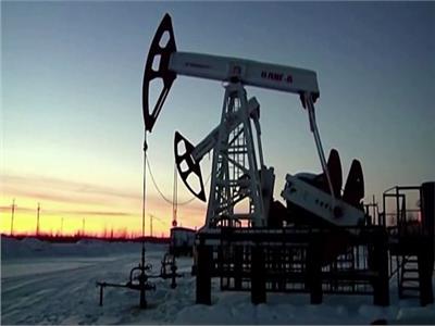 خبير لـ«القاهرة الإخبارية»: محاولات فرض سقف على النفط الروسي لن تنجح 