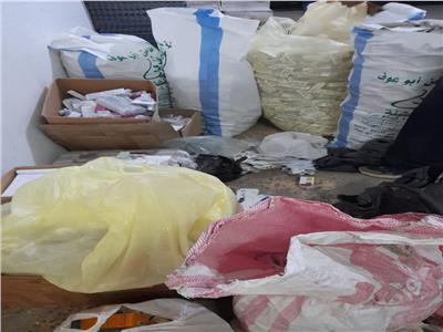 أمن الغربية يُرسل أحراز مخزن أدوية كفر الزيات لمعامل وزارة الصحة