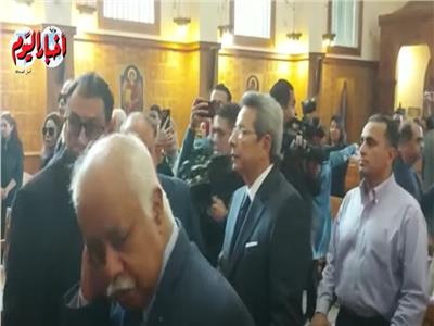 محمود سعد في جنازة مفيد فوزي | فيديو 