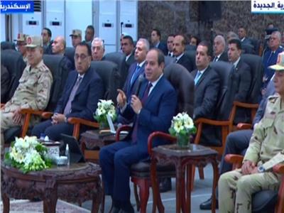 الرئيس السيسي: المخالفات تعطل تنمية المحاور والطرق ودي فلوس مصر والناس