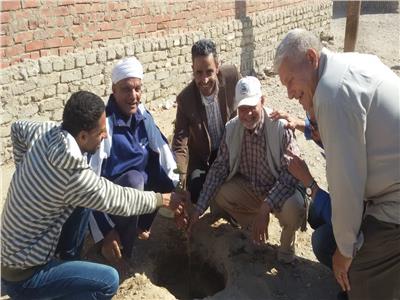 مبادرة «شجرة لكل بيت» تواصل أعمالها في قرية الحمراوين بالبحر الأحمر