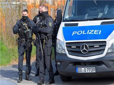 اعتقال 25 شخصًا للاشتباه في انتمائهم لجماعات يمينية متطرفة بألمانيا 