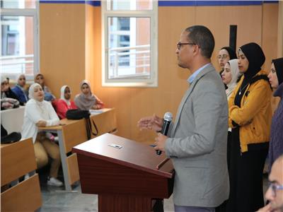 رئيس جامعة طيبة التكنولوجية يعقد لقاءً موسعًا مع الطلاب استعدادا للامتحانات