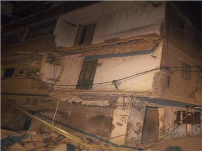 انهيار جزئي في «عقار العوايد» دون إصابات بالإسكندرية| صور 